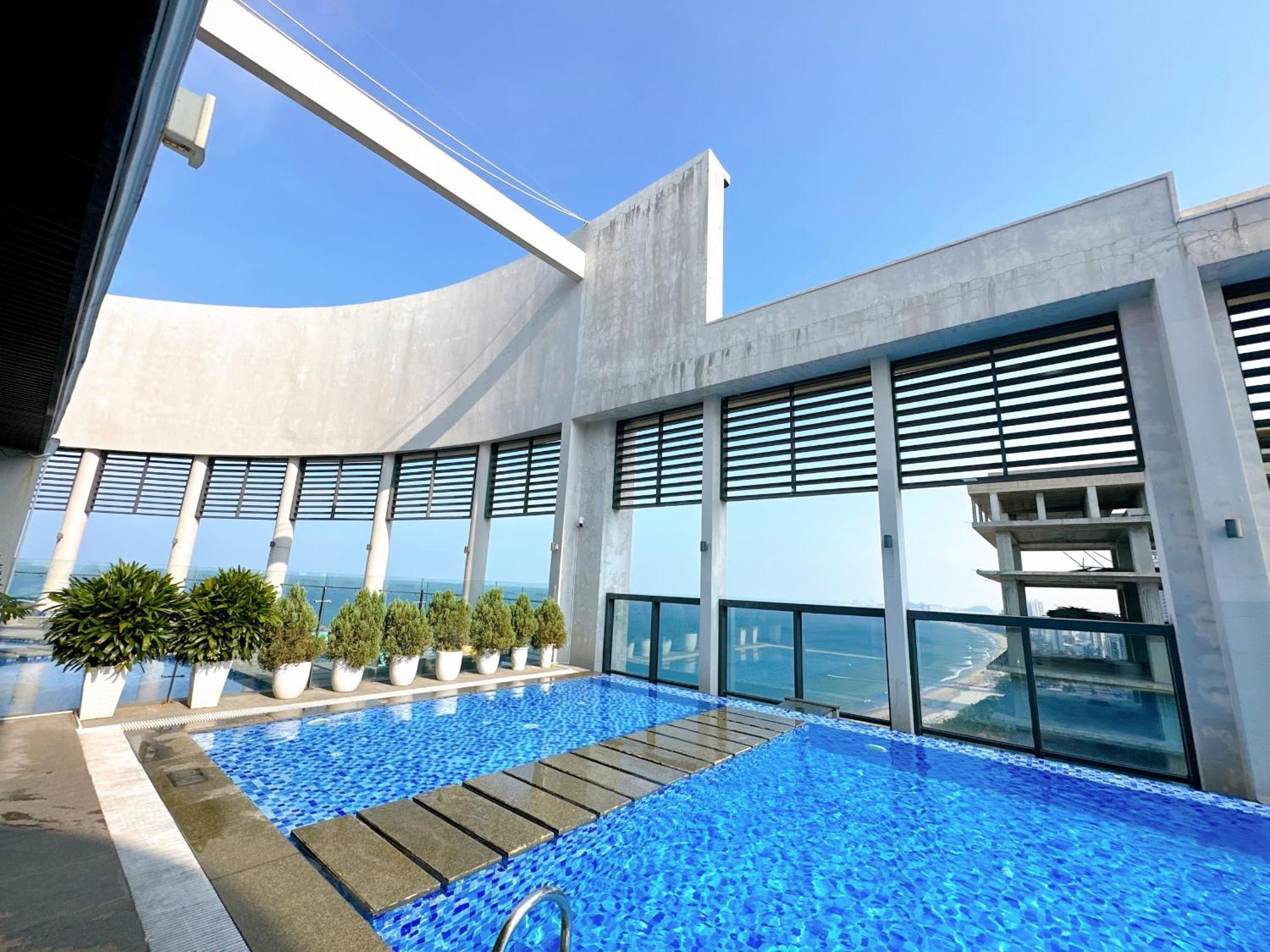 Luxury Apt Opposite Mykhe Beach 다낭 외부 사진