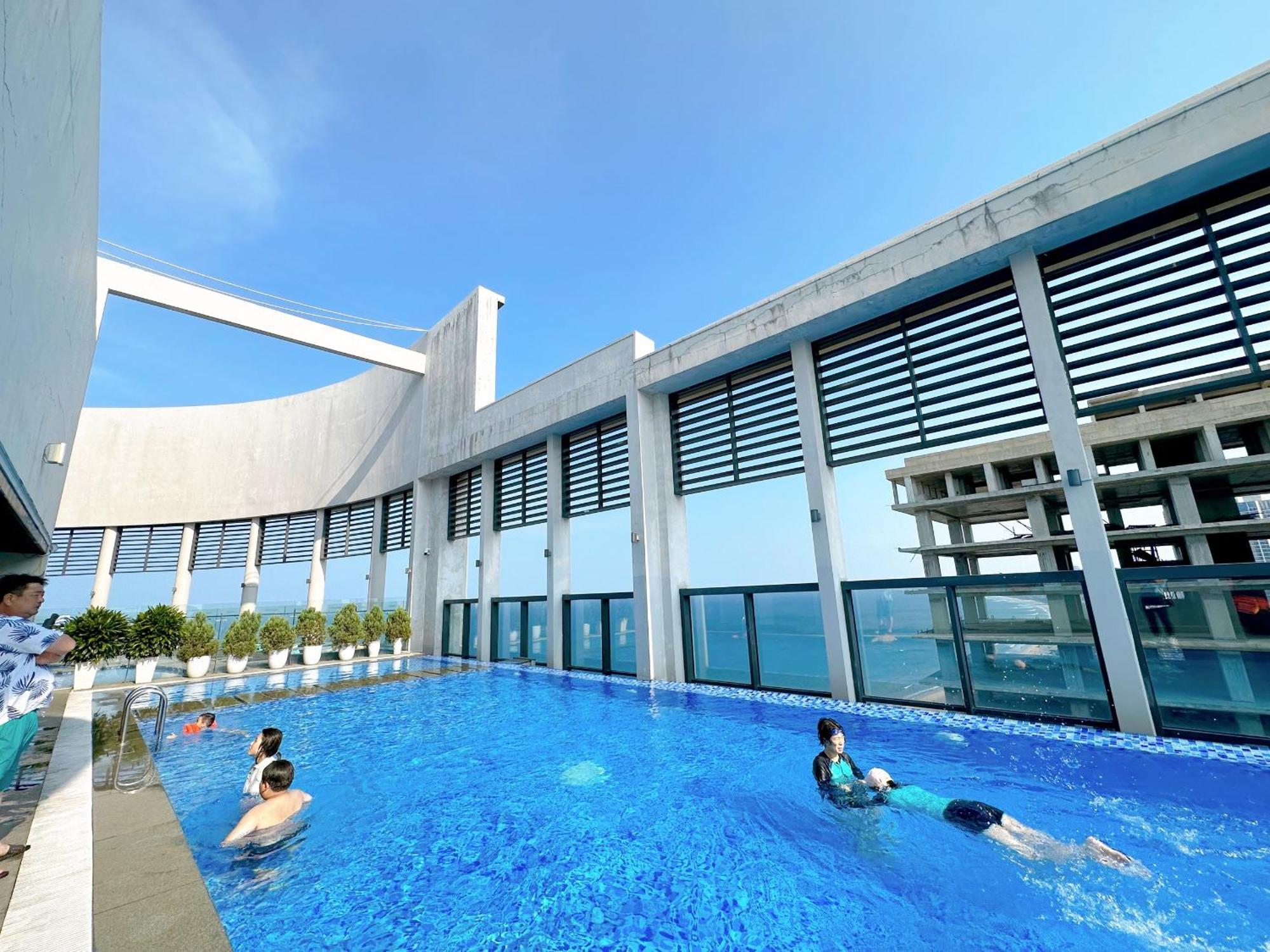 Luxury Apt Opposite Mykhe Beach 다낭 외부 사진