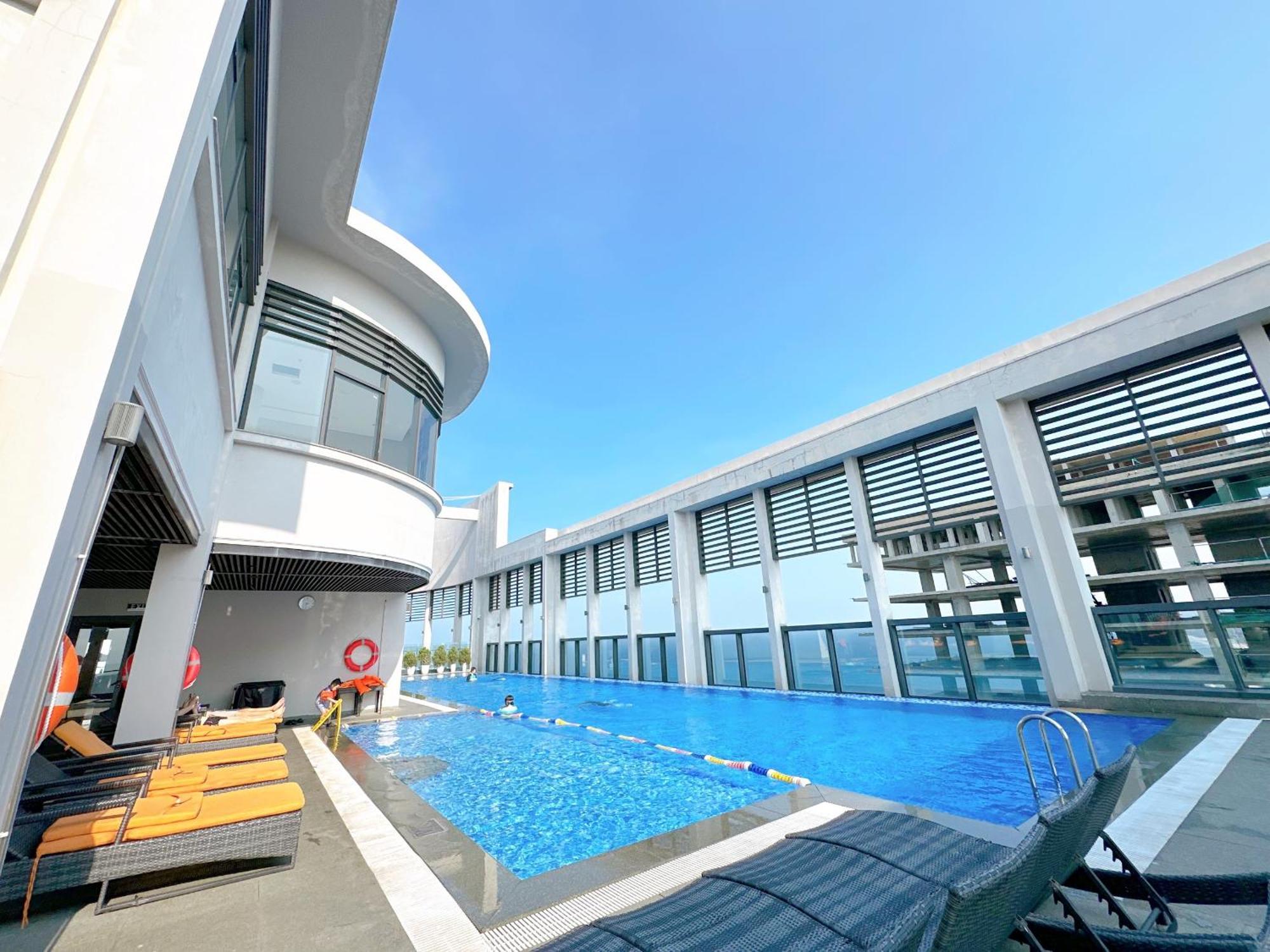 Luxury Apt Opposite Mykhe Beach 다낭 외부 사진
