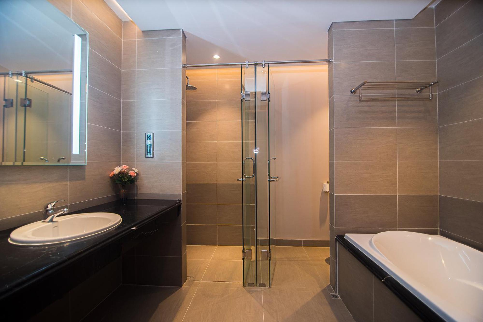 Luxury Apt Opposite Mykhe Beach 다낭 외부 사진